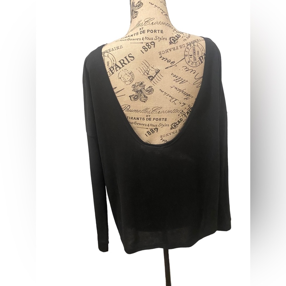 Lulu’s Open Back Tunic - Picture 3 of 4